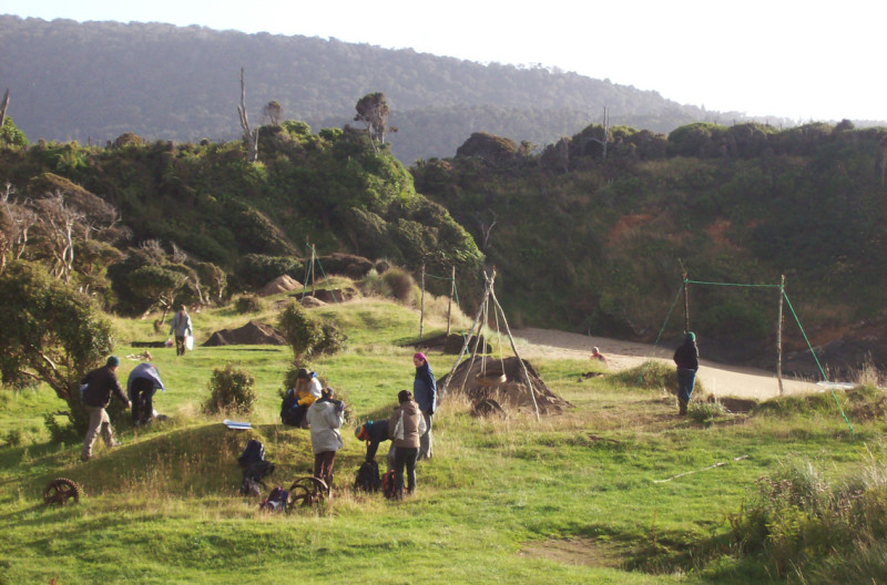 Excavations at a 14th century archaeological site in the Catlins. Image: K. Webb. 