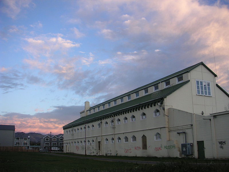 Part of the Addington Prison complex, c. 2005. Image: Wikimedia Commons. The prison is now a backpackers.